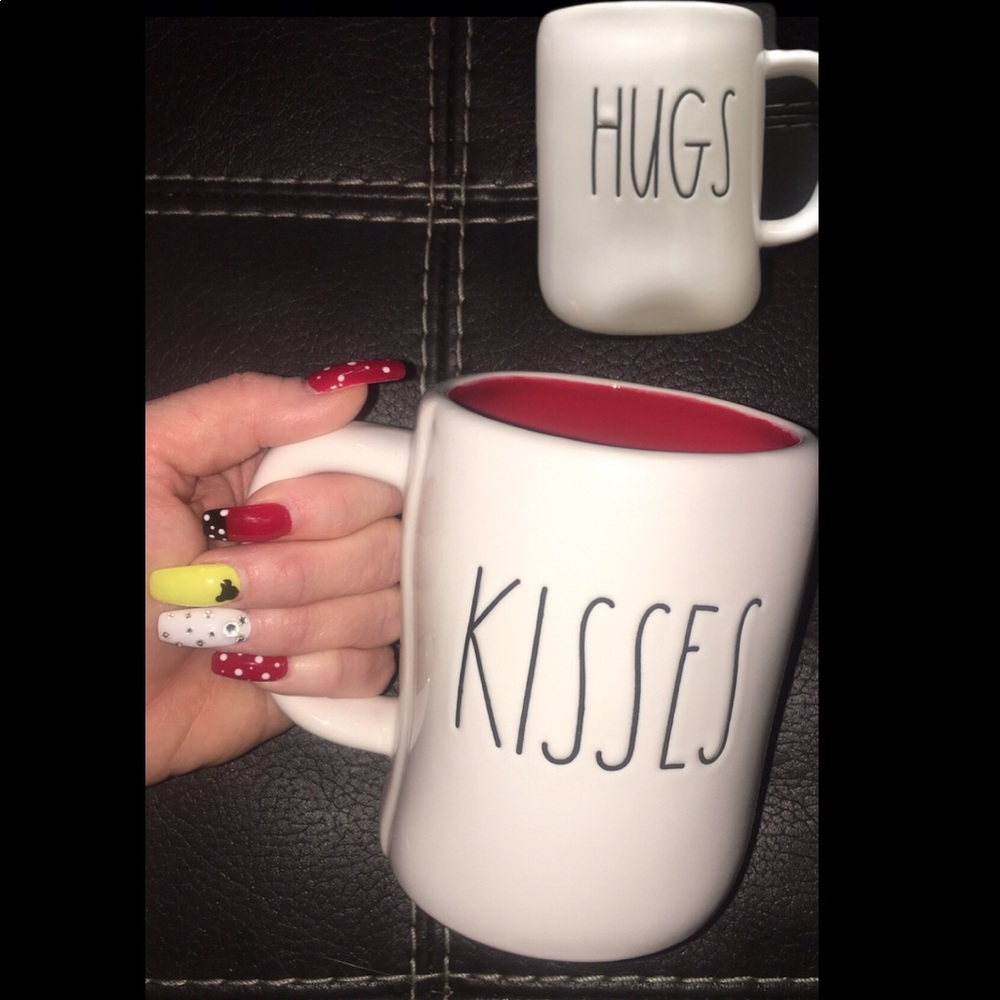 NWT Rae Dunn HUGS KISSES Mug 😘Valentines HTF RED MugA